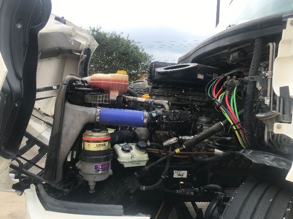 Sleeper Tractor-Heavy Duty Tractors-Freightliner-2022-T12664ST-San Antonio-TX-367,874\n\t\tmiles-$ 89,750 - Image 20