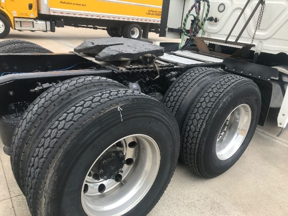 Sleeper Tractor-Heavy Duty Tractors-Freightliner-2022-T12664ST-San Antonio-TX-367,874\n\t\tmiles-$ 89,750 - Image 21