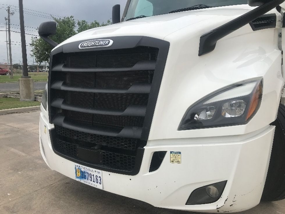 Sleeper Tractor-Heavy Duty Tractors-Freightliner-2022-T12664ST-San Antonio-TX-367,874\n\t\tmiles-$ 89,750 - Image 24