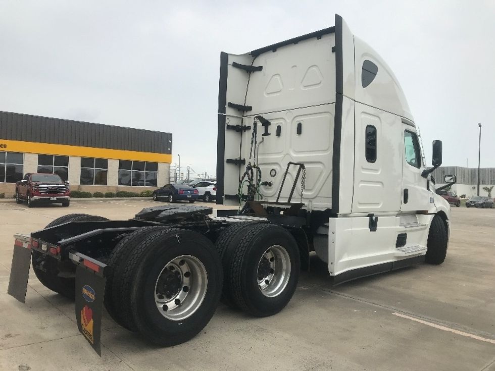 Sleeper Tractor-Heavy Duty Tractors-Freightliner-2022-T12664ST-San Antonio-TX-367,874\n\t\tmiles-$ 89,750 - Image 6
