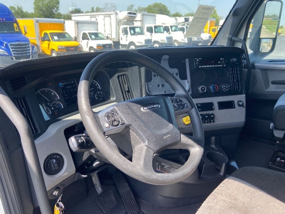 Sleeper Tractor-Heavy Duty Tractors-Freightliner-2022-T12664ST-San Antonio-TX-382,877\n\t\tmiles-$ 91,500 - Image 10