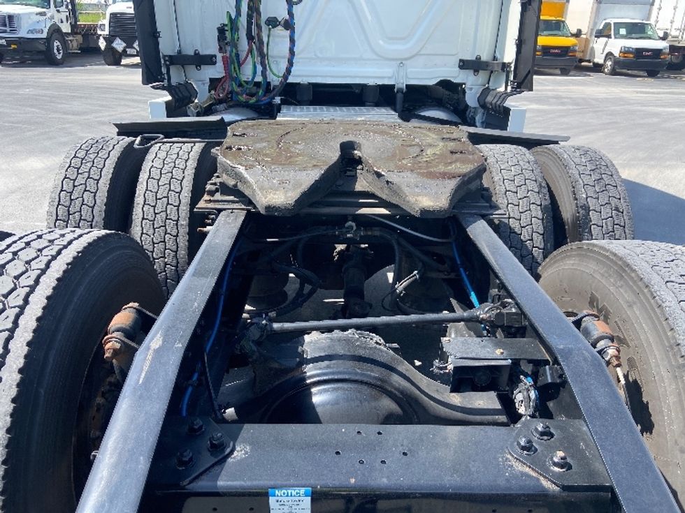 Sleeper Tractor-Heavy Duty Tractors-Freightliner-2022-T12664ST-San Antonio-TX-382,877\n\t\tmiles-$ 91,500 - Image 6