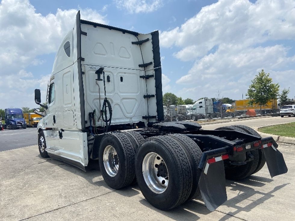 Sleeper Tractor-Heavy Duty Tractors-Freightliner-2022-T12664ST-San Antonio-TX-391,025\n\t\tmiles-$ 90,750 - Image 5
