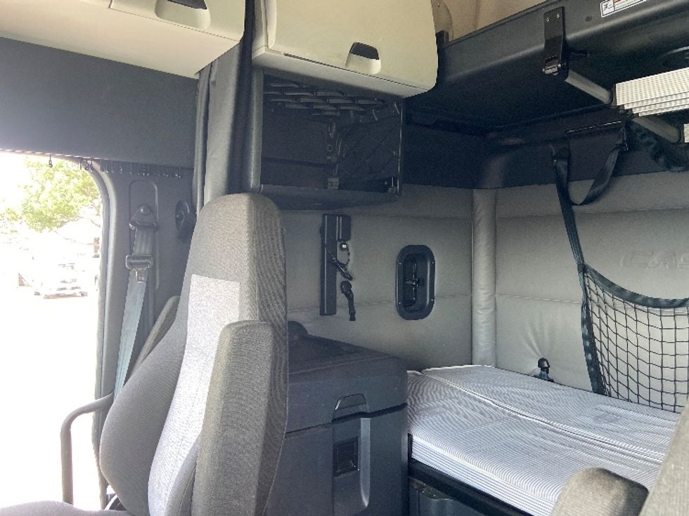 Sleeper Tractor-Heavy Duty Tractors-Freightliner-2022-T12664ST-San Antonio-TX-399,367\n\t\tmiles-$ 90,000 - Image 19