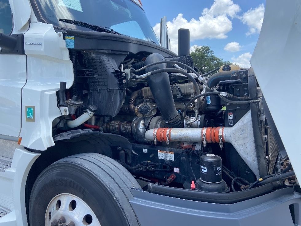 Sleeper Tractor-Heavy Duty Tractors-Freightliner-2022-T12664ST-San Antonio-TX-399,367\n\t\tmiles-$ 90,000 - Image 20