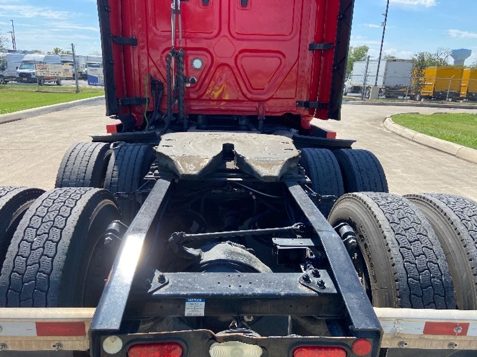 Sleeper Tractor-Heavy Duty Tractors-Freightliner-2022-T12664ST-San Antonio-TX-411,948\n\t\tmiles-$ 90,250 - Image 6