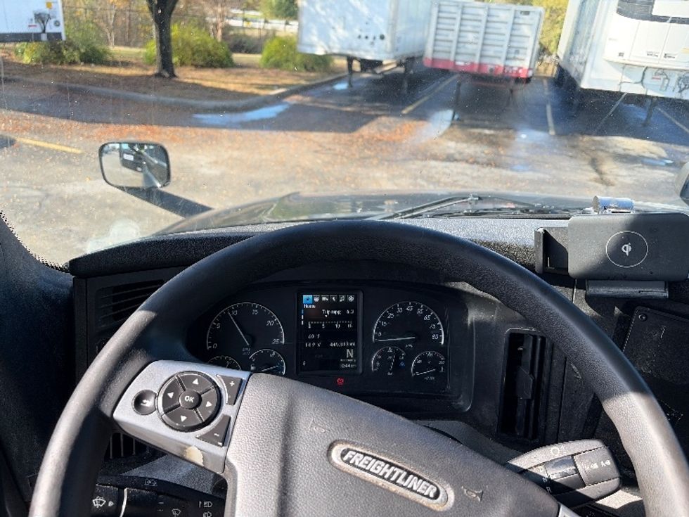 Sleeper Tractor-Heavy Duty Tractors-Freightliner-2022-T12664ST-San Antonio-TX-445,343\n\t\tmiles-$ 77,500 - Image 11