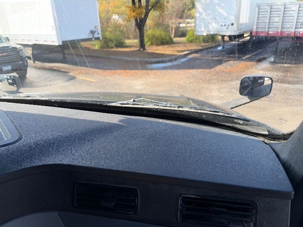 Sleeper Tractor-Heavy Duty Tractors-Freightliner-2022-T12664ST-San Antonio-TX-445,343\n\t\tmiles-$ 77,500 - Image 14