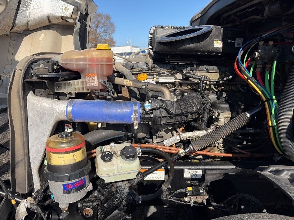 Sleeper Tractor-Heavy Duty Tractors-Freightliner-2022-T12664ST-San Antonio-TX-445,343\n\t\tmiles-$ 77,500 - Image 20