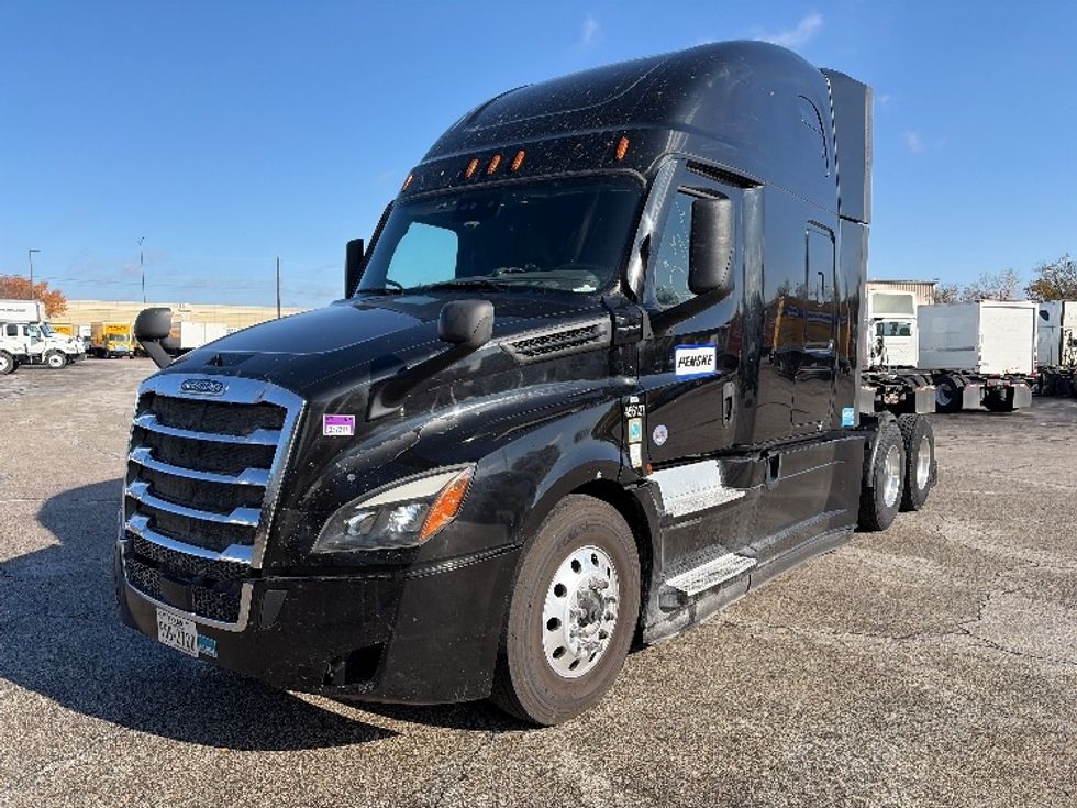 Sleeper Tractor-Heavy Duty Tractors-Freightliner-2022-T12664ST-San Antonio-TX-445,343\n\t\tmiles-$ 77,500 - Image 3