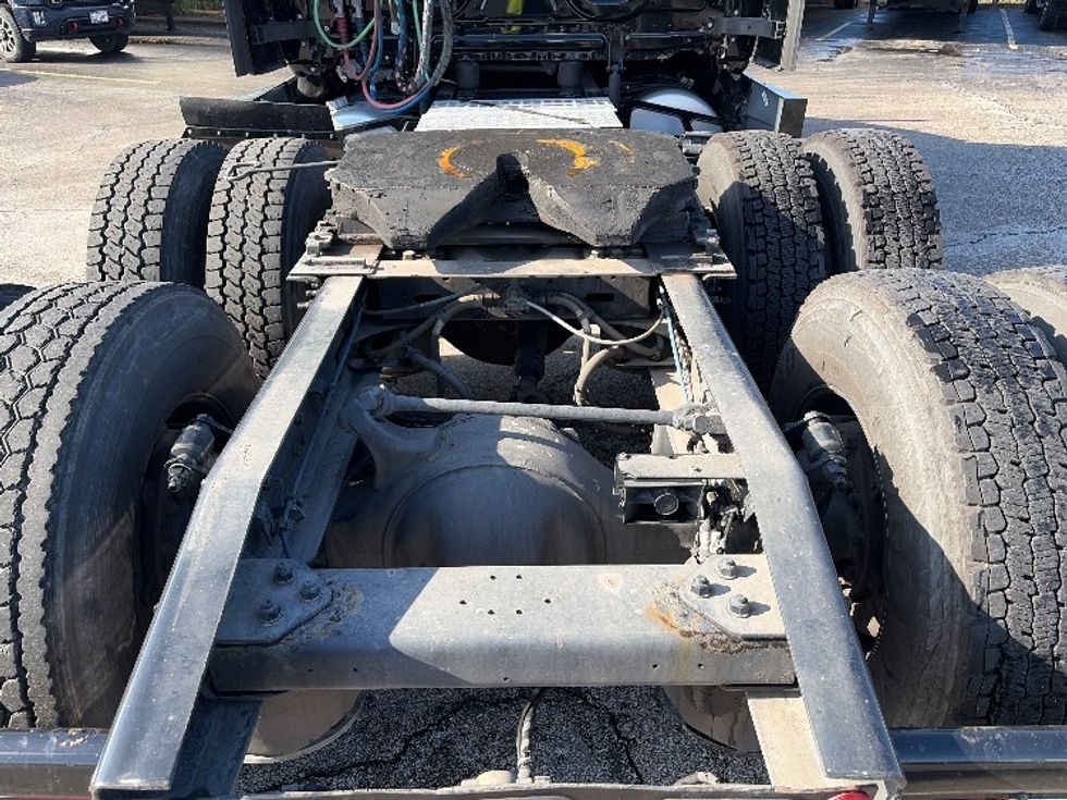Sleeper Tractor-Heavy Duty Tractors-Freightliner-2022-T12664ST-San Antonio-TX-445,343\n\t\tmiles-$ 77,500 - Image 6