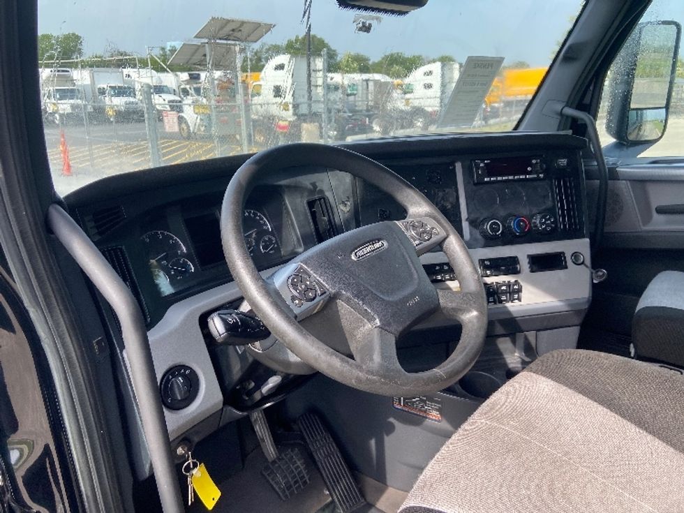 Sleeper Tractor-Heavy Duty Tractors-Freightliner-2022-T12664ST-San Antonio-TX-445,365\n\t\tmiles-$ 81,500 - Image 10