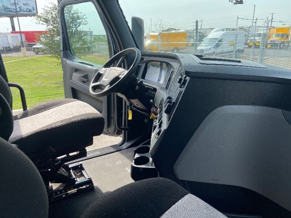 Sleeper Tractor-Heavy Duty Tractors-Freightliner-2022-T12664ST-San Antonio-TX-445,365\n\t\tmiles-$ 81,500 - Image 15