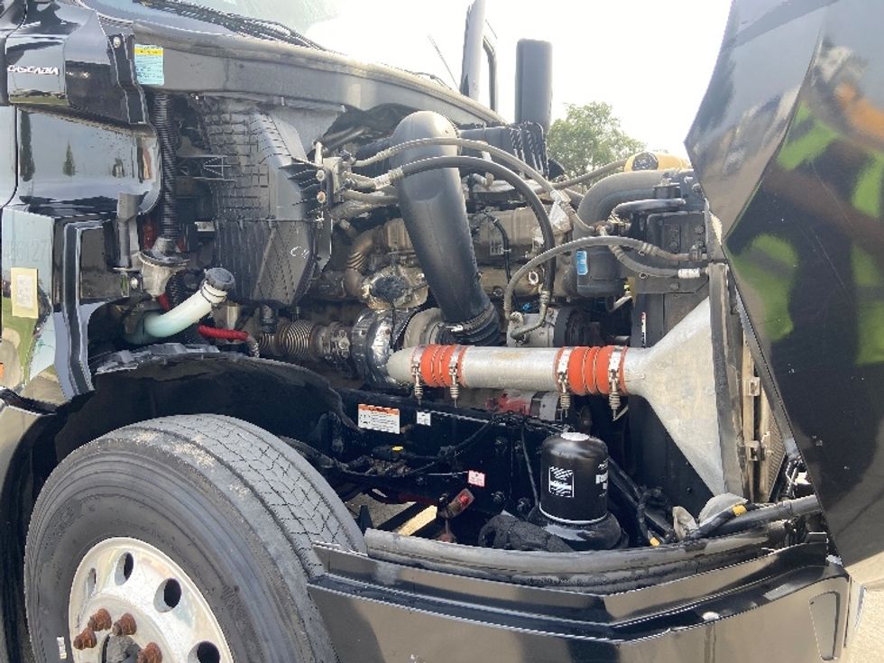 Sleeper Tractor-Heavy Duty Tractors-Freightliner-2022-T12664ST-San Antonio-TX-445,365\n\t\tmiles-$ 81,500 - Image 20