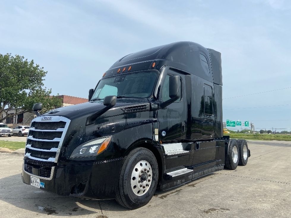 Sleeper Tractor-Heavy Duty Tractors-Freightliner-2022-T12664ST-San Antonio-TX-445,365\n\t\tmiles-$ 81,500 - Image 3