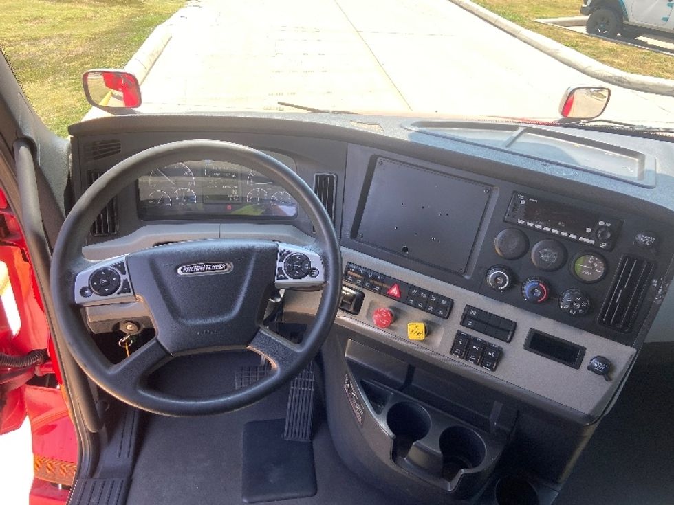 Sleeper Tractor-Heavy Duty Tractors-Freightliner-2022-T12664ST-San Antonio-TX-445,581\n\t\tmiles-$ 84,500 - Image 11