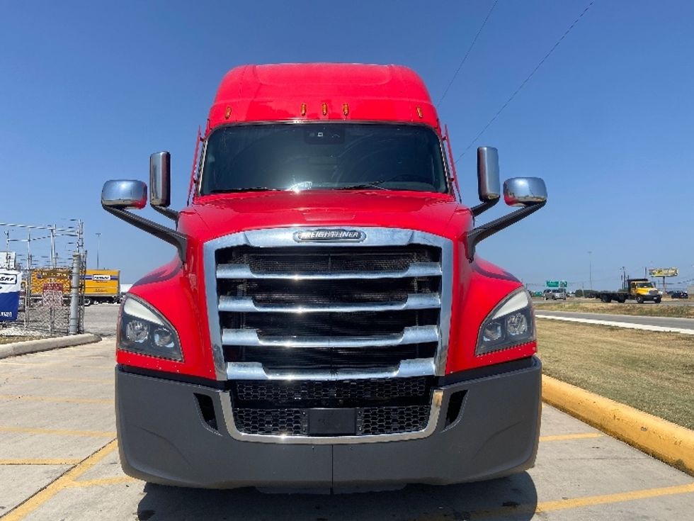Sleeper Tractor-Heavy Duty Tractors-Freightliner-2022-T12664ST-San Antonio-TX-445,581\n\t\tmiles-$ 84,500 - Image 2