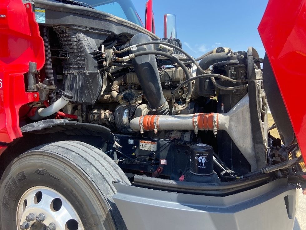 Sleeper Tractor-Heavy Duty Tractors-Freightliner-2022-T12664ST-San Antonio-TX-445,581\n\t\tmiles-$ 84,500 - Image 20