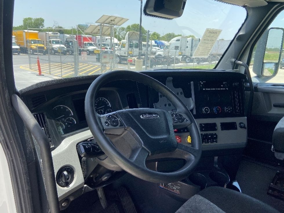 Sleeper Tractor-Heavy Duty Tractors-Freightliner-2022-T12664ST-San Antonio-TX-447,635\n\t\tmiles-$ 82,500 - Image 10