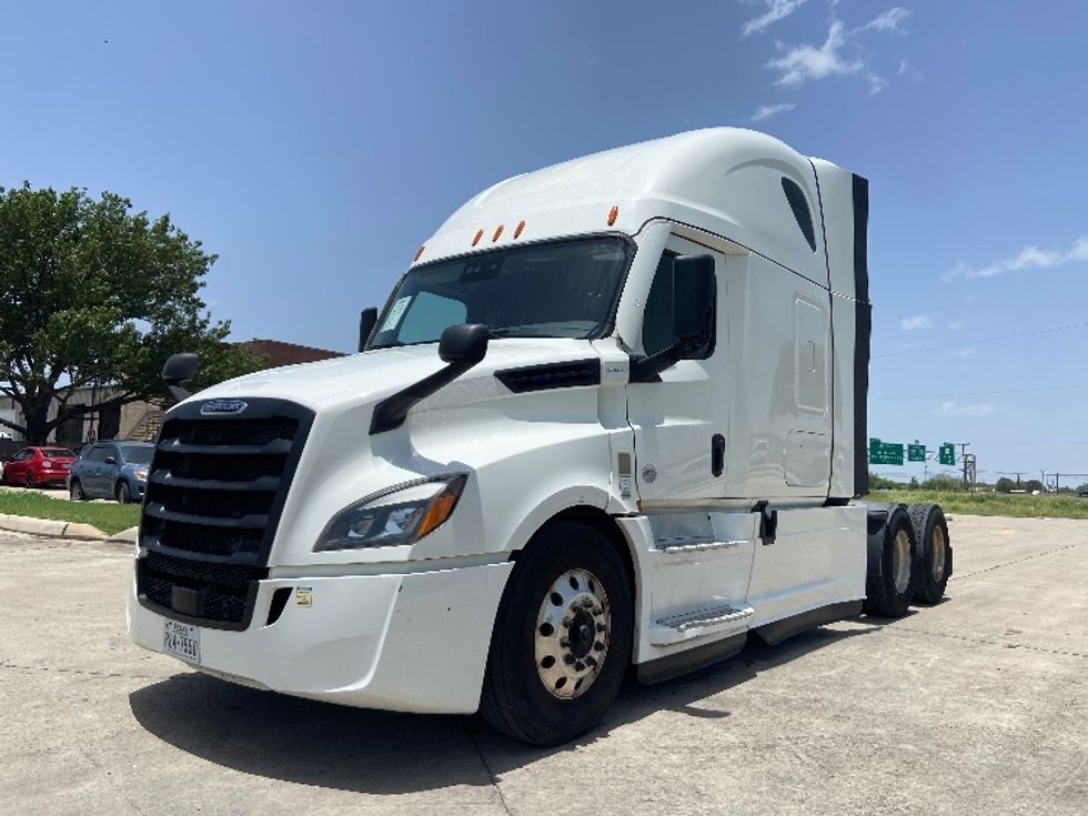 Sleeper Tractor-Heavy Duty Tractors-Freightliner-2022-T12664ST-San Antonio-TX-447,635\n\t\tmiles-$ 82,500 - Image 3