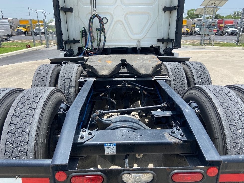 Sleeper Tractor-Heavy Duty Tractors-Freightliner-2022-T12664ST-San Antonio-TX-447,635\n\t\tmiles-$ 82,500 - Image 6