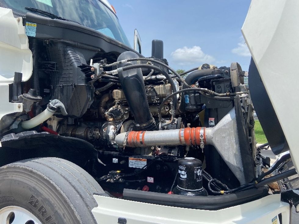 Sleeper Tractor-Heavy Duty Tractors-Freightliner-2022-T12664ST-San Antonio-TX-452,030\n\t\tmiles-$ 79,750 - Image 20