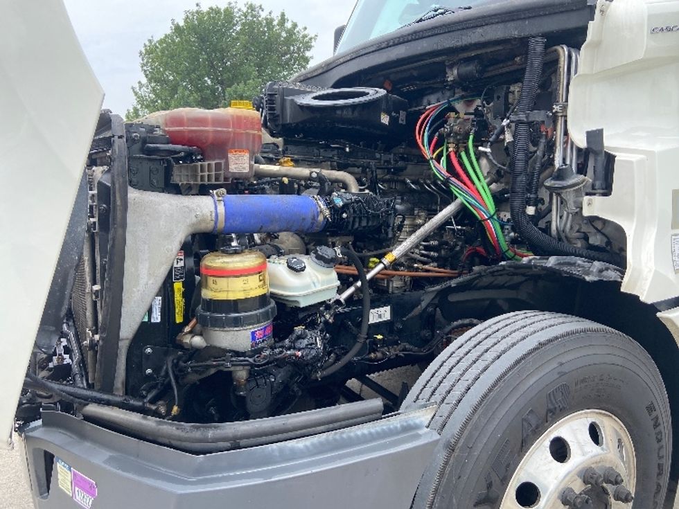 Sleeper Tractor-Heavy Duty Tractors-Freightliner-2022-T12664ST-San Antonio-TX-458,292\n\t\tmiles-$ 75,250 - Image 21