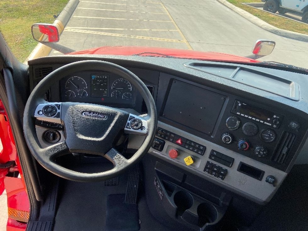 Sleeper Tractor-Heavy Duty Tractors-Freightliner-2022-T12664ST-San Antonio-TX-458,810\n\t\tmiles-$ 82,250 - Image 11