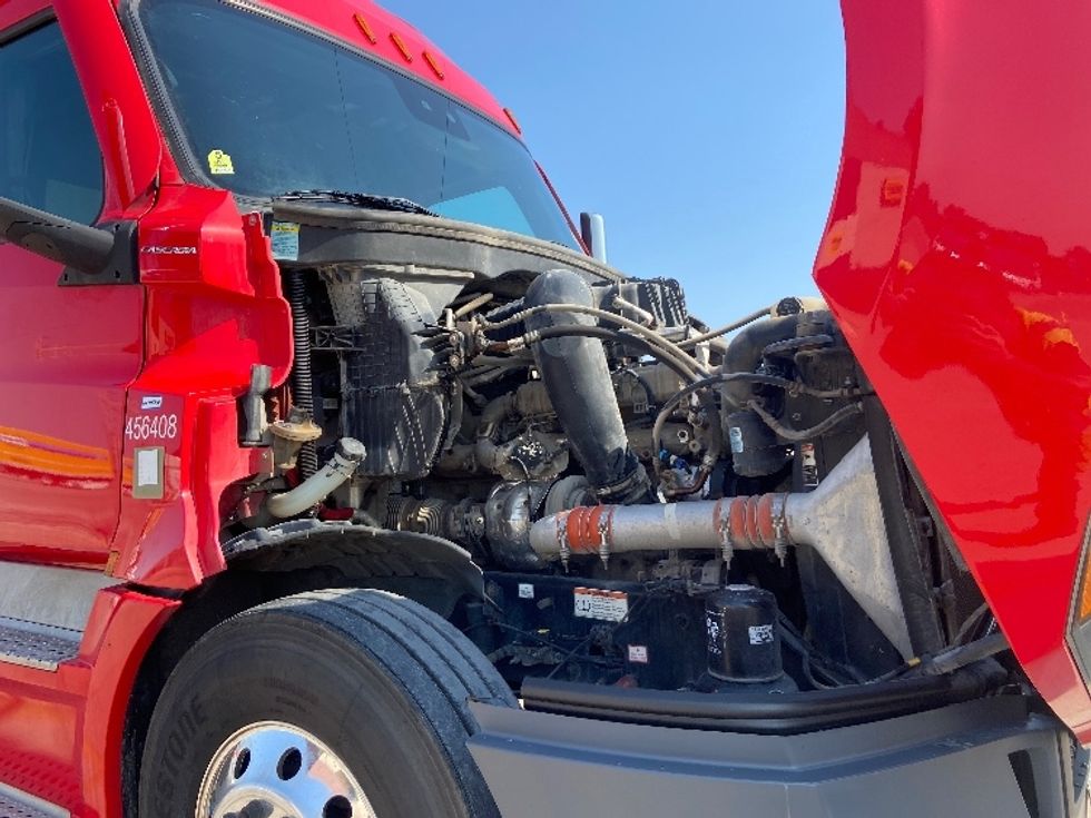 Sleeper Tractor-Heavy Duty Tractors-Freightliner-2022-T12664ST-San Antonio-TX-458,810\n\t\tmiles-$ 82,250 - Image 20