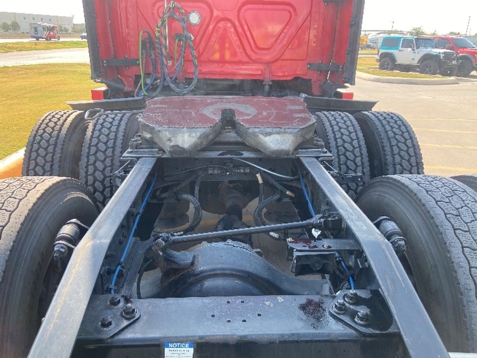 Sleeper Tractor-Heavy Duty Tractors-Freightliner-2022-T12664ST-San Antonio-TX-458,810\n\t\tmiles-$ 82,250 - Image 6