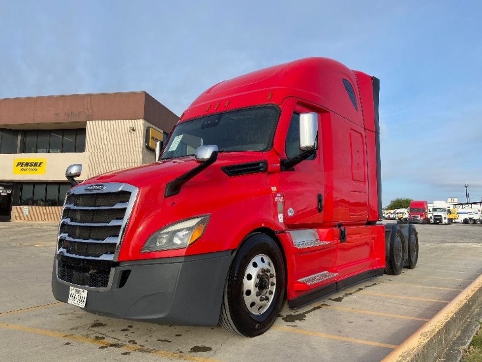 Sleeper Tractor-Heavy Duty Tractors-Freightliner-2022-T12664ST-San Antonio-TX-464,196\n\t\tmiles-$ 78,750 - Image 3