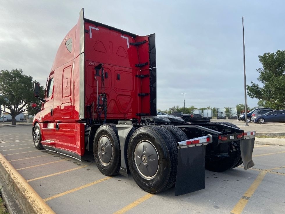 Sleeper Tractor-Heavy Duty Tractors-Freightliner-2022-T12664ST-San Antonio-TX-464,196\n\t\tmiles-$ 78,750 - Image 5