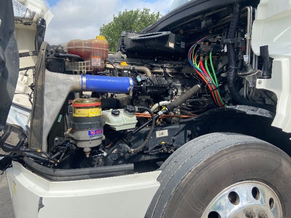 Sleeper Tractor-Heavy Duty Tractors-Freightliner-2022-T12664ST-San Antonio-TX-473,571\n\t\tmiles-$ 77,500 - Image 21