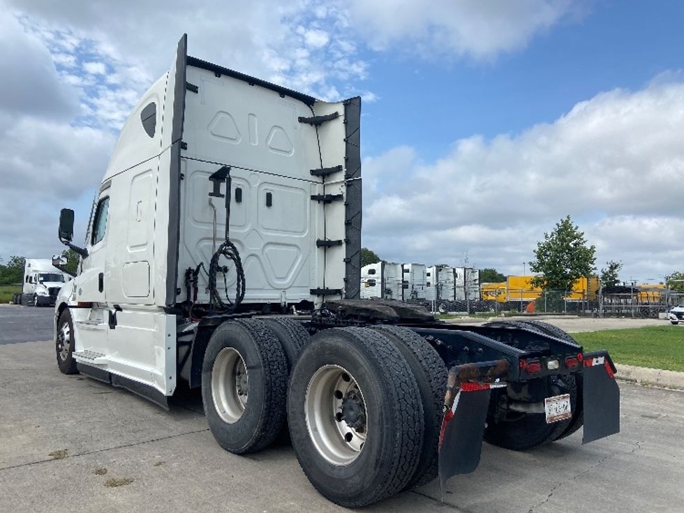 Sleeper Tractor-Heavy Duty Tractors-Freightliner-2022-T12664ST-San Antonio-TX-473,571\n\t\tmiles-$ 77,500 - Image 5