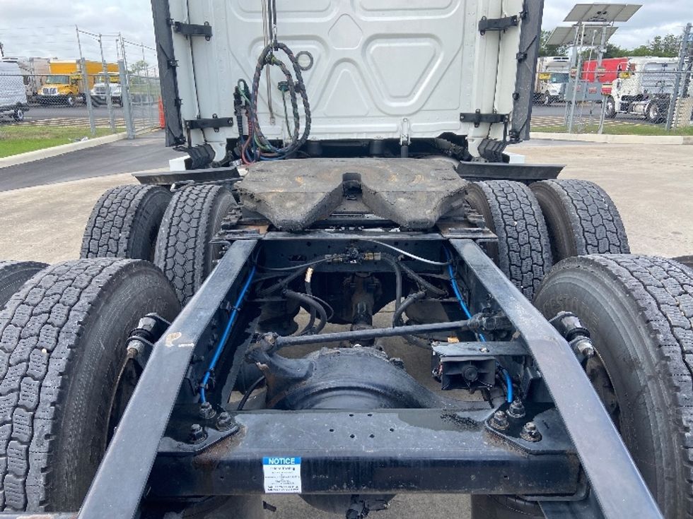 Sleeper Tractor-Heavy Duty Tractors-Freightliner-2022-T12664ST-San Antonio-TX-473,571\n\t\tmiles-$ 77,500 - Image 6