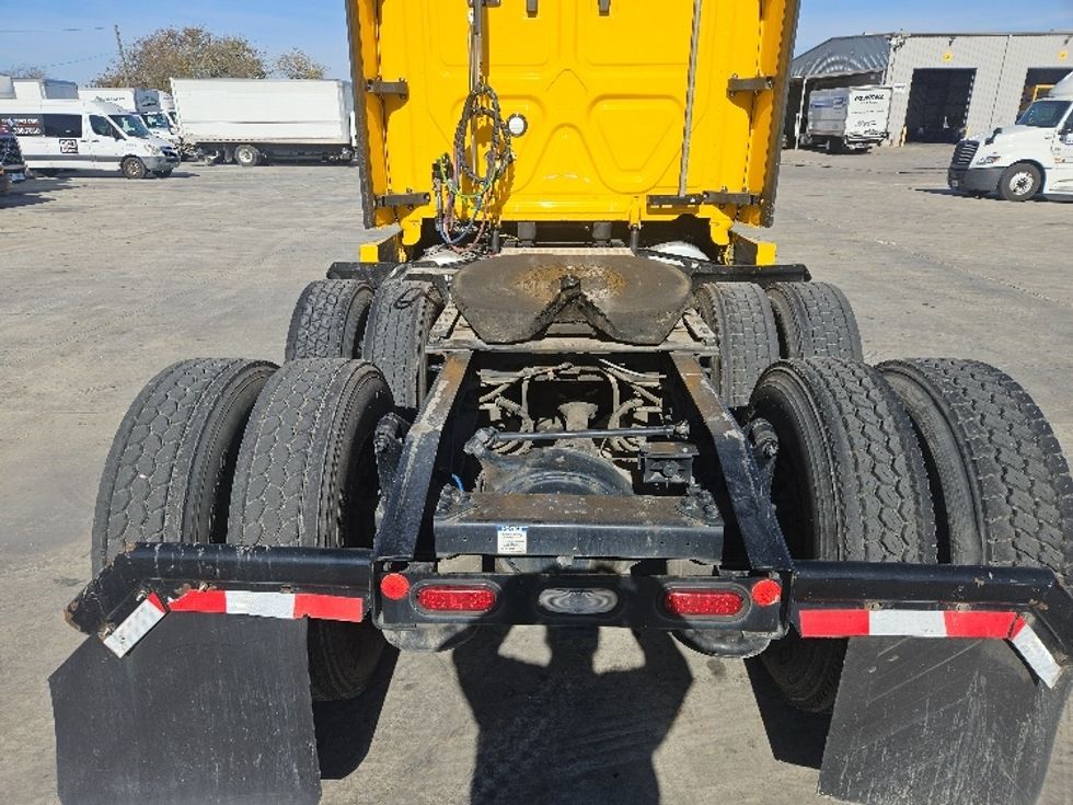Sleeper Tractor-Heavy Duty Tractors-Freightliner-2022-T12664ST-San Antonio-TX-473,626\n\t\tmiles-$ 69,500 - Image 6