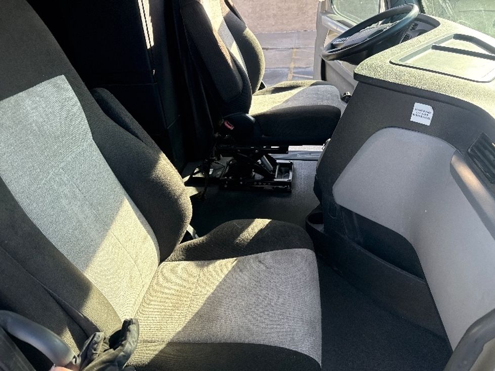 Sleeper Tractor-Heavy Duty Tractors-Freightliner-2022-T12664ST-San Antonio-TX-474,072\n\t\tmiles-$ 72,000 - Image 15