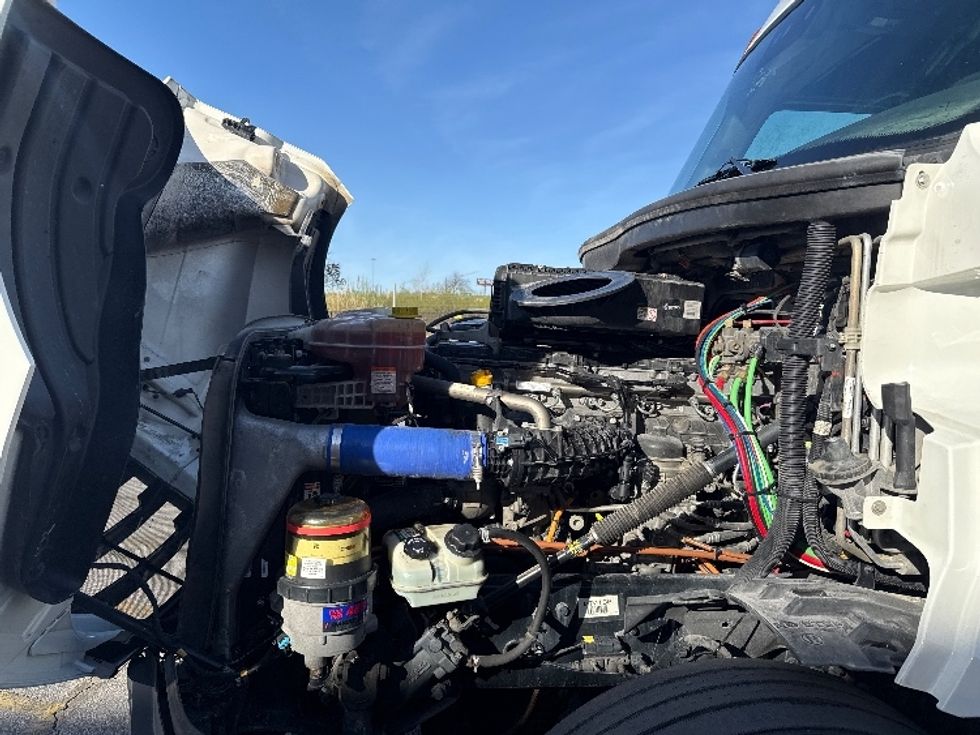 Sleeper Tractor-Heavy Duty Tractors-Freightliner-2022-T12664ST-San Antonio-TX-474,072\n\t\tmiles-$ 72,000 - Image 21