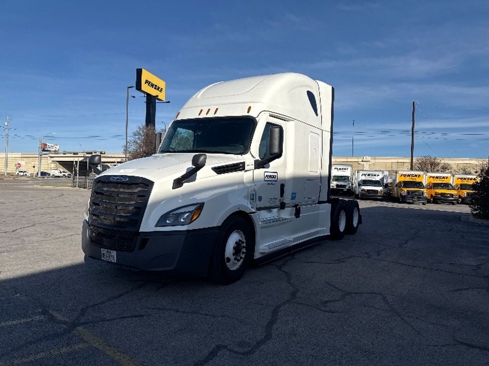 Sleeper Tractor-Heavy Duty Tractors-Freightliner-2022-T12664ST-San Antonio-TX-474,072\n\t\tmiles-$ 72,000 - Image 3