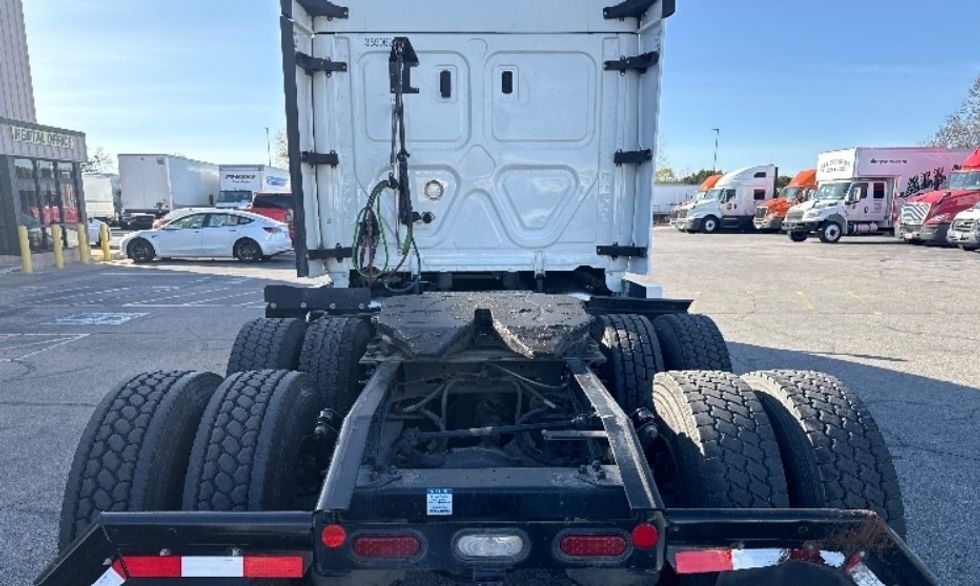 Sleeper Tractor-Heavy Duty Tractors-Freightliner-2022-T12664ST-San Antonio-TX-474,072\n\t\tmiles-$ 72,000 - Image 6