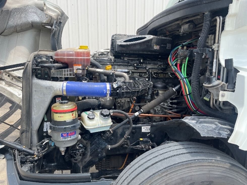 Sleeper Tractor-Heavy Duty Tractors-Freightliner-2022-T12664ST-San Antonio-TX-474,354\n\t\tmiles-$ 75,250 - Image 21