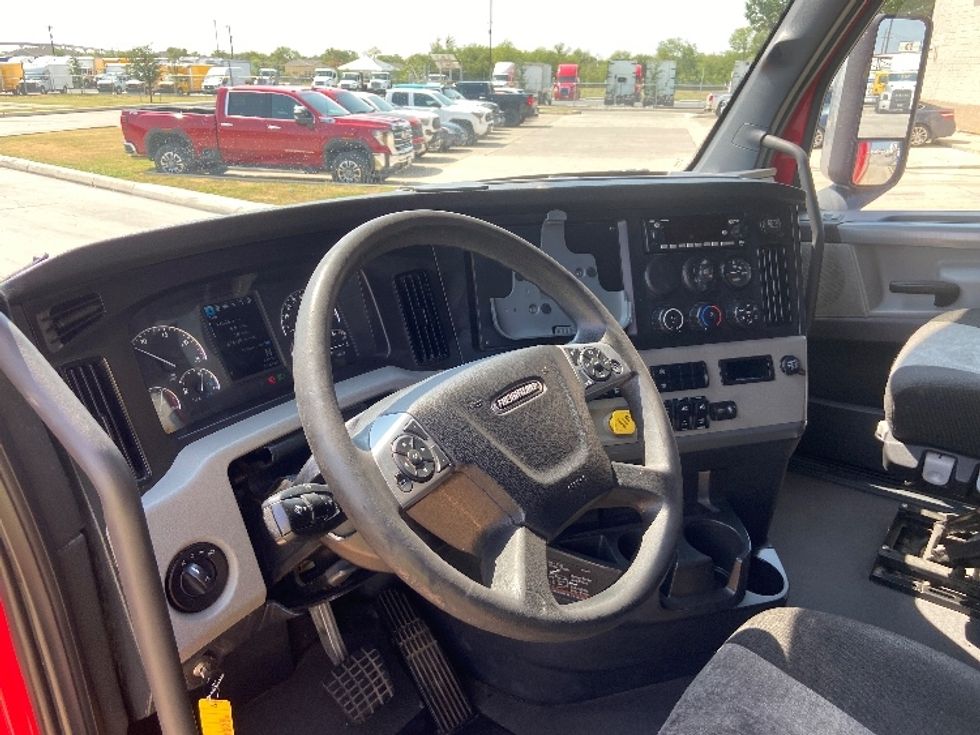 Sleeper Tractor-Heavy Duty Tractors-Freightliner-2022-T12664ST-San Antonio-TX-475,142\n\t\tmiles-$ 79,500 - Image 10