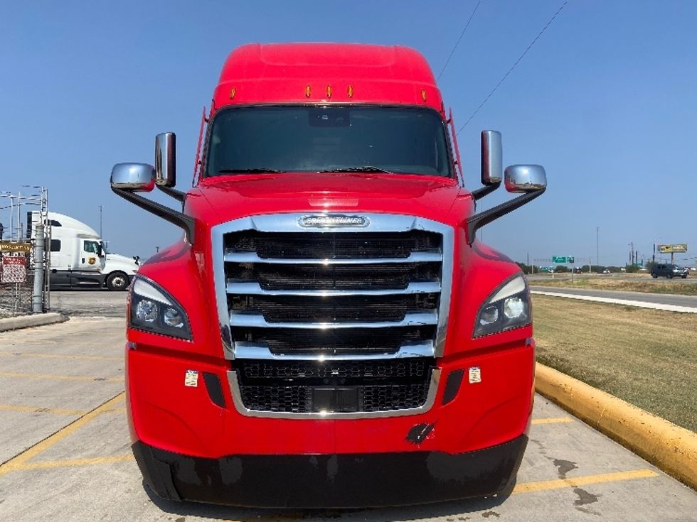 Sleeper Tractor-Heavy Duty Tractors-Freightliner-2022-T12664ST-San Antonio-TX-475,142\n\t\tmiles-$ 79,500 - Image 2