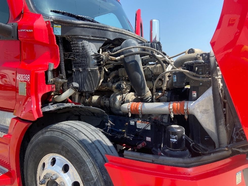 Sleeper Tractor-Heavy Duty Tractors-Freightliner-2022-T12664ST-San Antonio-TX-475,142\n\t\tmiles-$ 79,500 - Image 20
