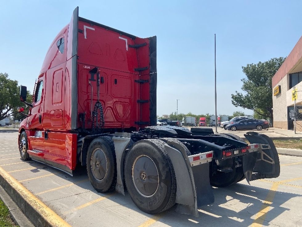 Sleeper Tractor-Heavy Duty Tractors-Freightliner-2022-T12664ST-San Antonio-TX-475,142\n\t\tmiles-$ 79,500 - Image 5