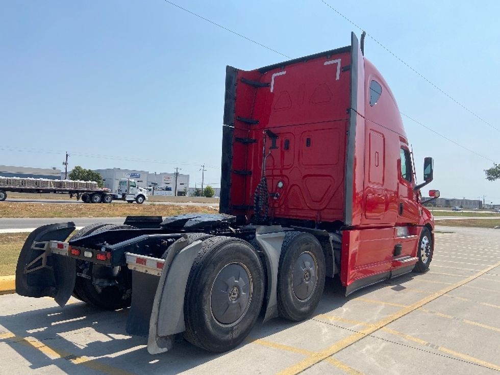 Sleeper Tractor-Heavy Duty Tractors-Freightliner-2022-T12664ST-San Antonio-TX-475,142\n\t\tmiles-$ 79,500 - Image 7
