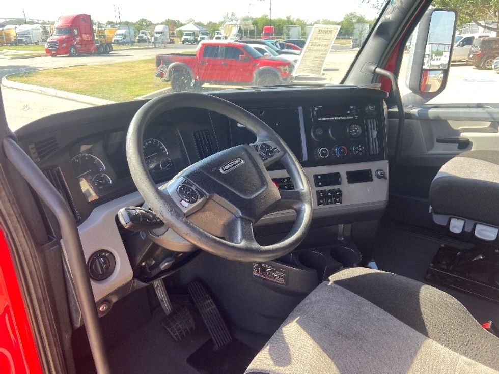 Sleeper Tractor-Heavy Duty Tractors-Freightliner-2022-T12664ST-San Antonio-TX-483,316\n\t\tmiles-$ 76,750 - Image 10