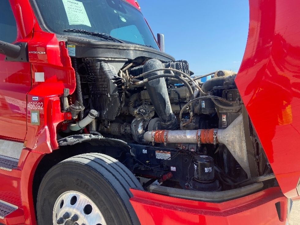 Sleeper Tractor-Heavy Duty Tractors-Freightliner-2022-T12664ST-San Antonio-TX-483,316\n\t\tmiles-$ 76,750 - Image 20