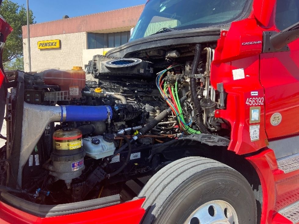 Sleeper Tractor-Heavy Duty Tractors-Freightliner-2022-T12664ST-San Antonio-TX-483,316\n\t\tmiles-$ 76,750 - Image 21