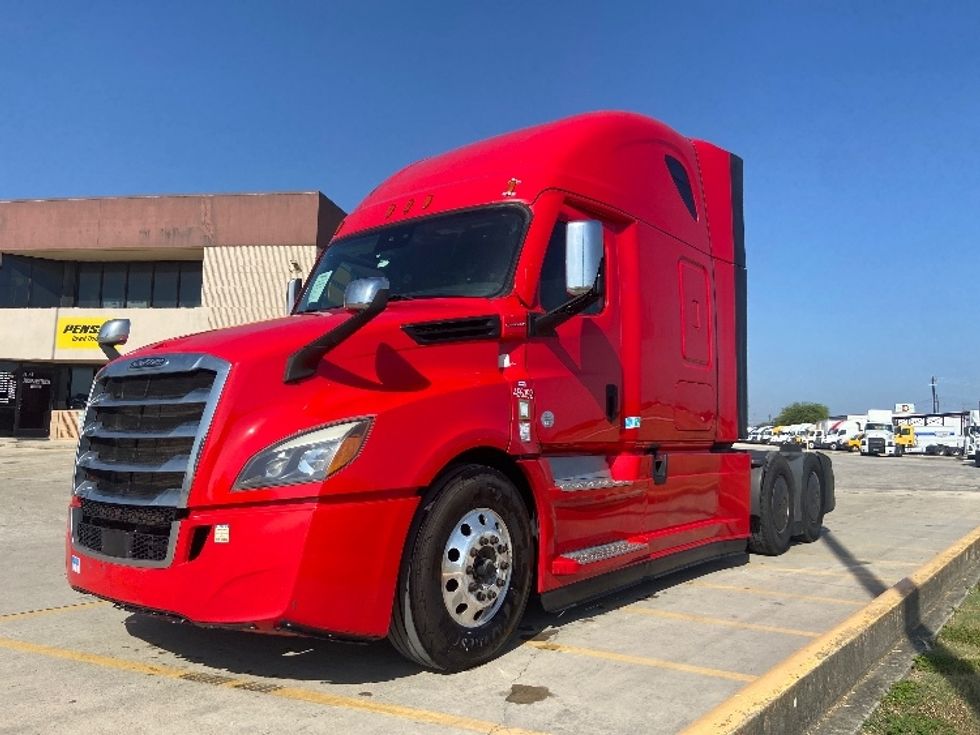 Sleeper Tractor-Heavy Duty Tractors-Freightliner-2022-T12664ST-San Antonio-TX-483,316\n\t\tmiles-$ 76,750 - Image 3